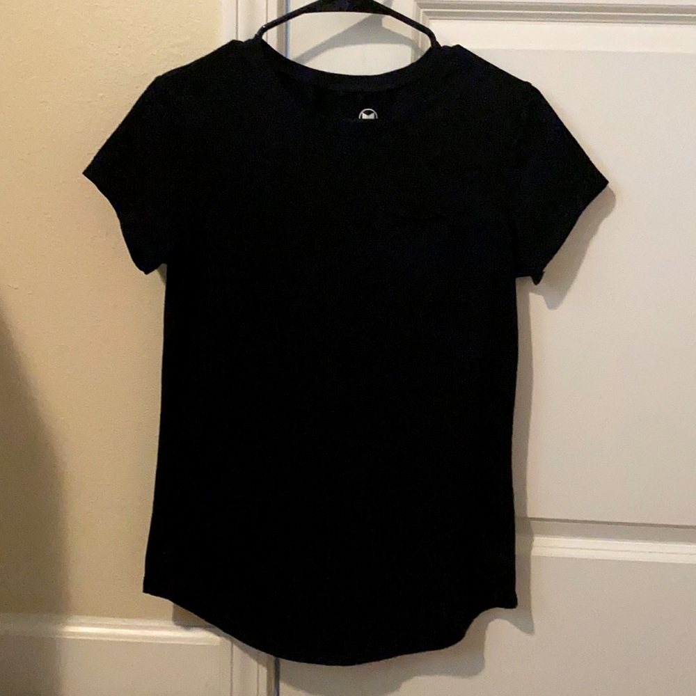 Alpha Forward Pocket scoop T